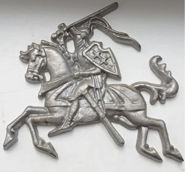 Lietuviškas herbas „Vytis“ – metalinis sienos ar interjero akcentas