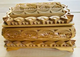 Medinė dėžutė papuošalams