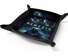 Rebel Nemezė: kauliukų padėklas