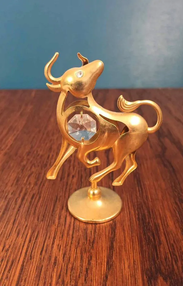 Zodiako ženklas statulėlė Jautis su Swarowski kristalu,Crystocraft